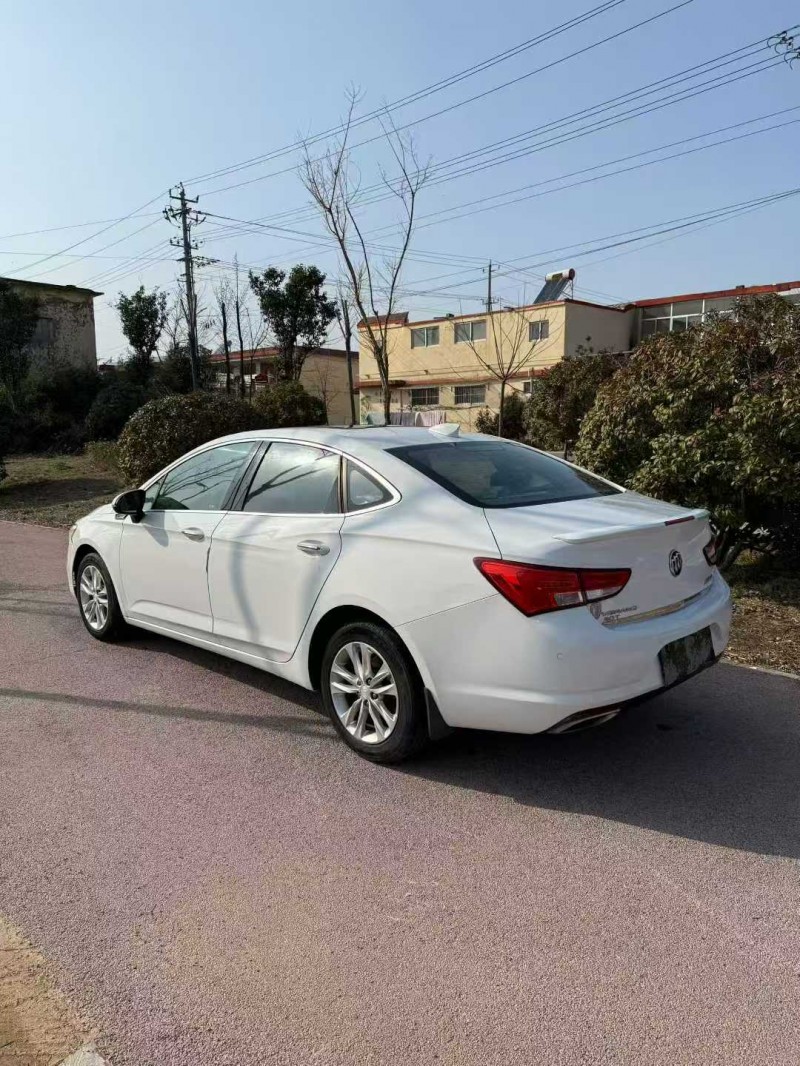 枣庄18年别克威朗7