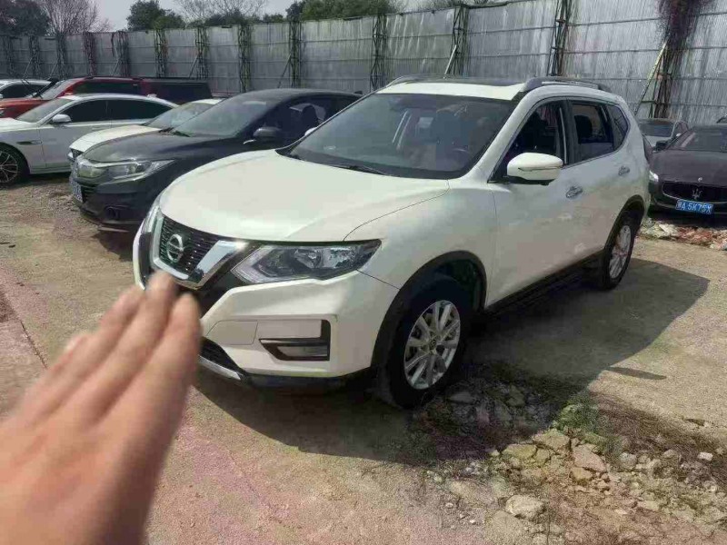 武漢20年日產奇駿2