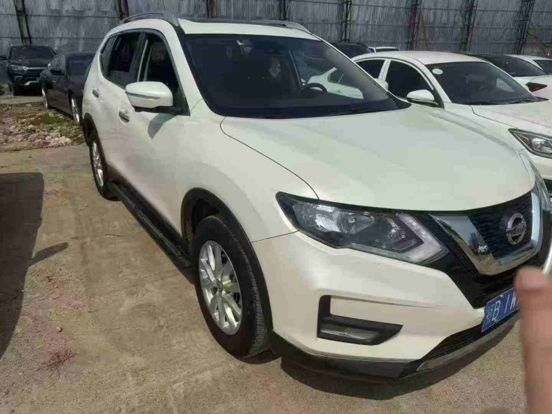 武漢20年日產奇駿3