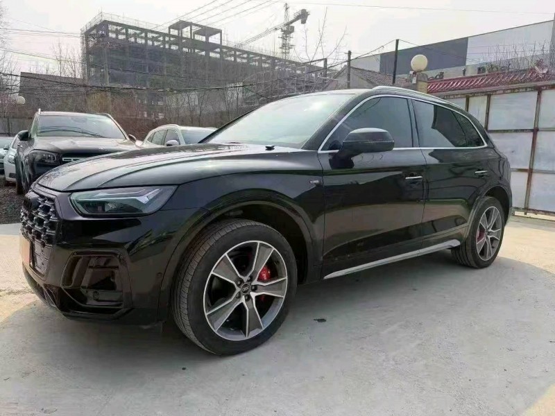 济宁22年奥迪Q53