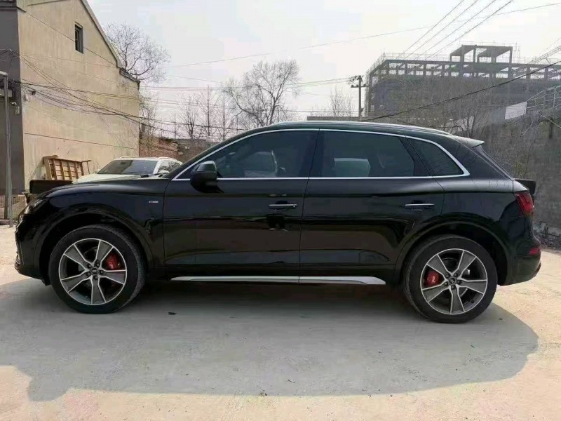 济宁22年奥迪Q56