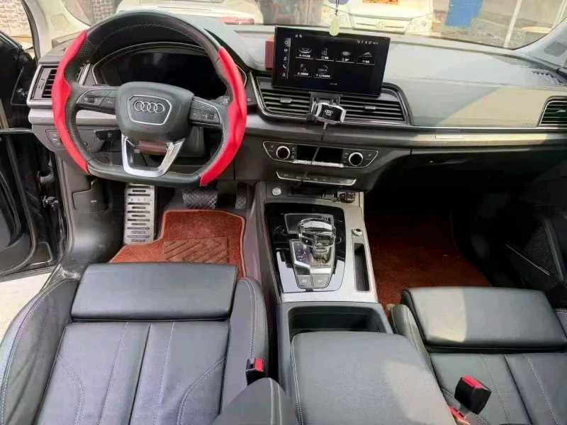 济宁22年奥迪Q57