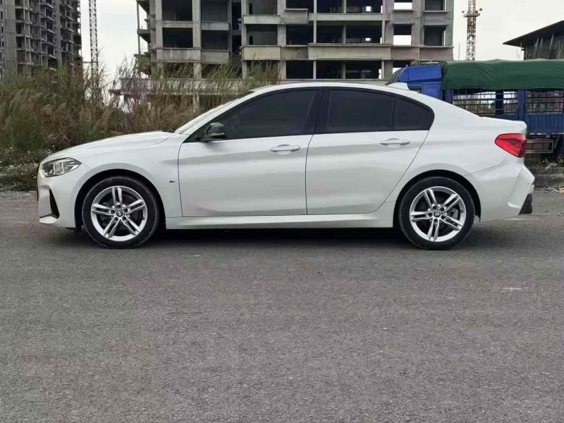 北海21年宝马1系5