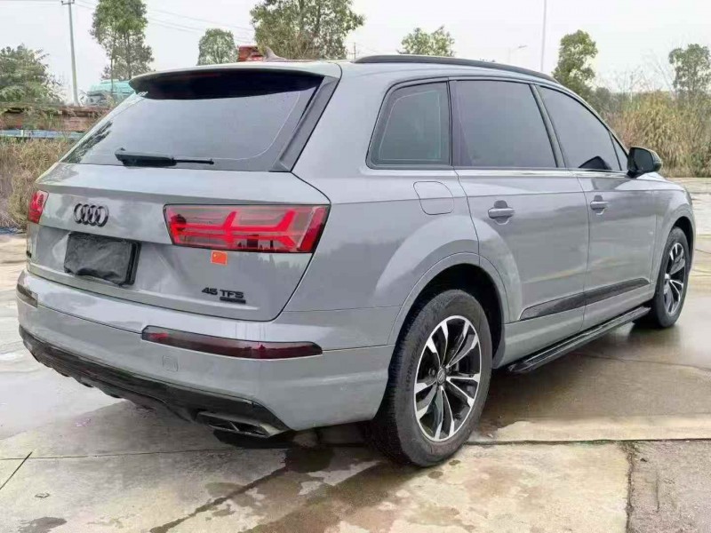 济宁17年奥迪Q78