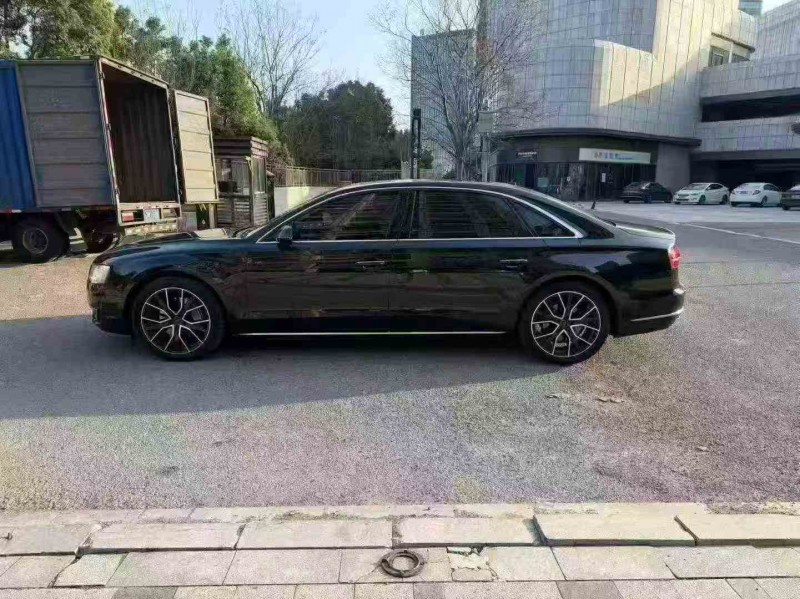 绍兴20年奥迪A8L8