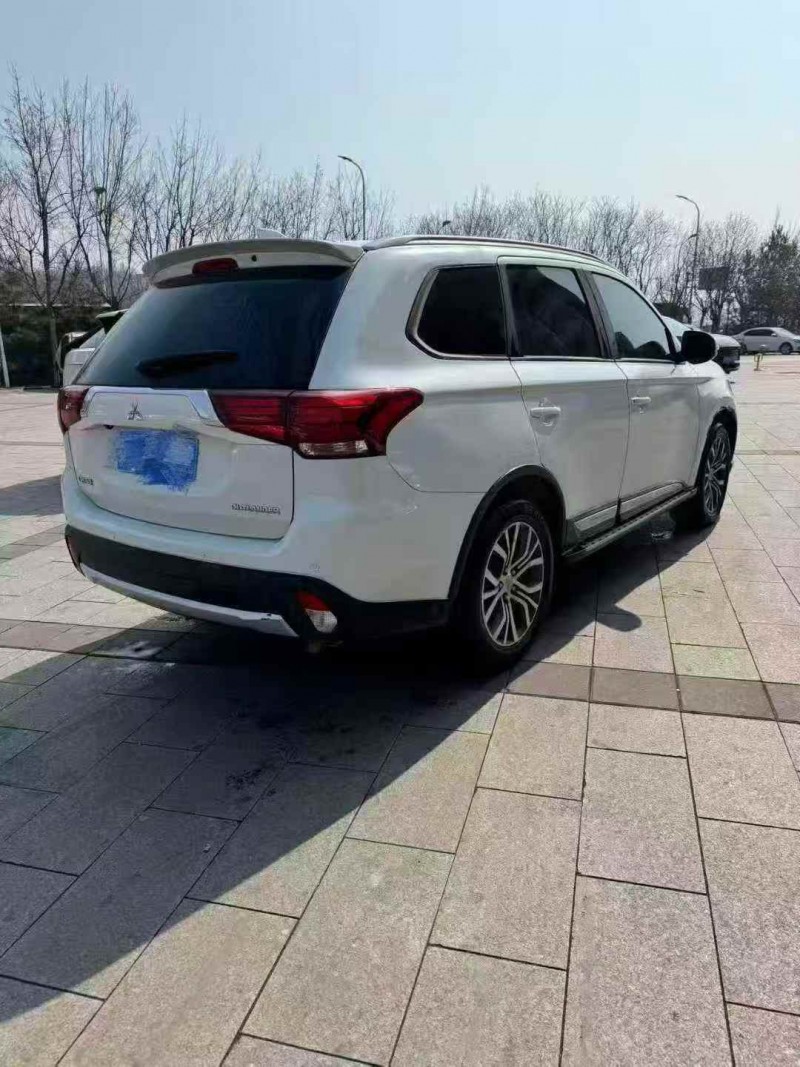 邢台18年三菱欧蓝德7