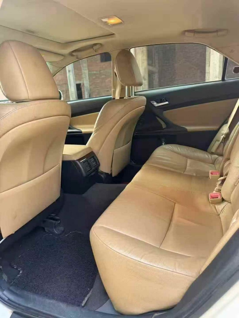 贵港16年丰田锐志5