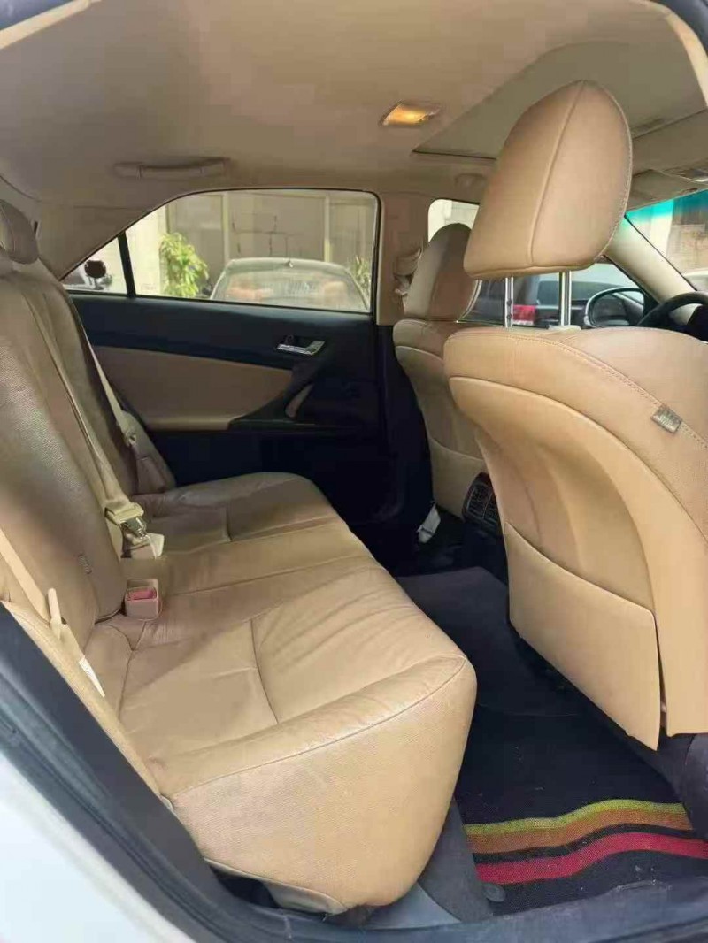 贵港16年丰田锐志8