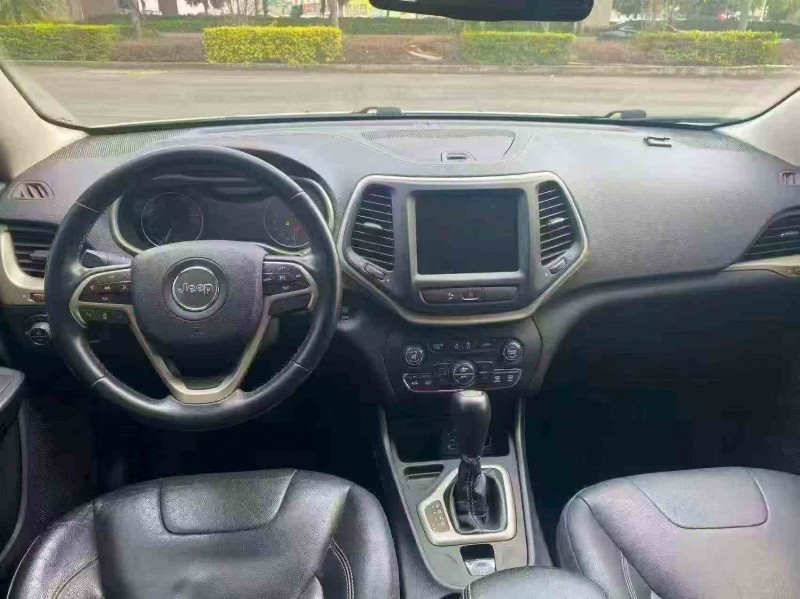 莆田17年Jeep指南者5