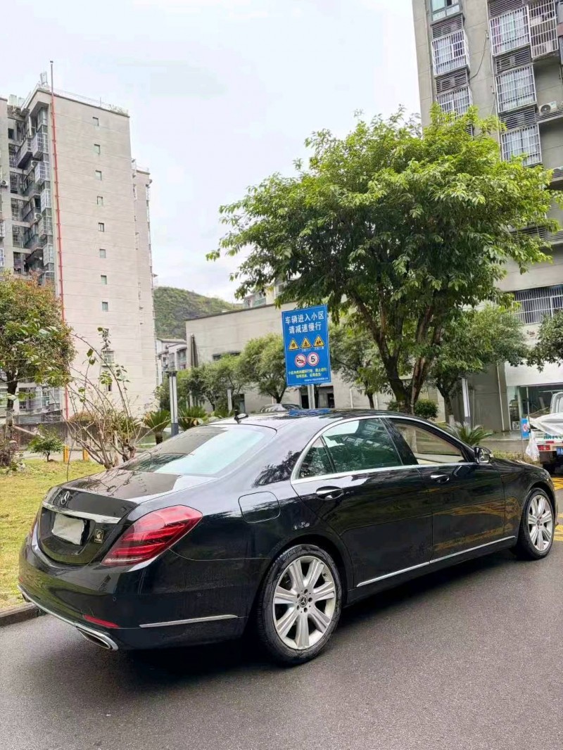 重庆19年奔驰S8