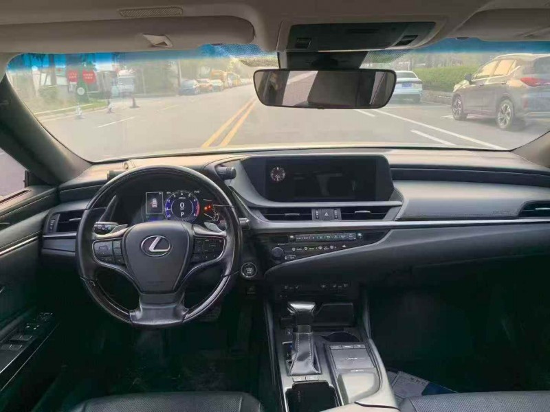 汕頭19年雷克薩斯ES5