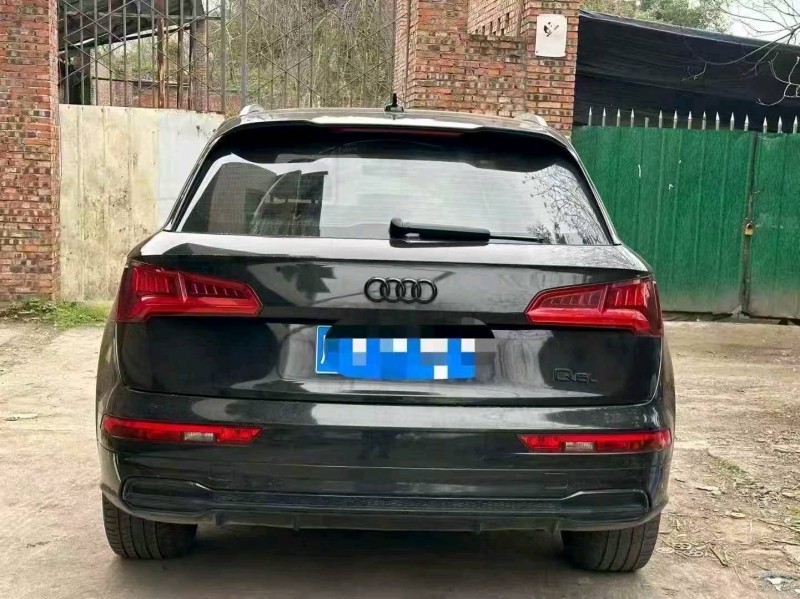 重慶20年奧迪Q54