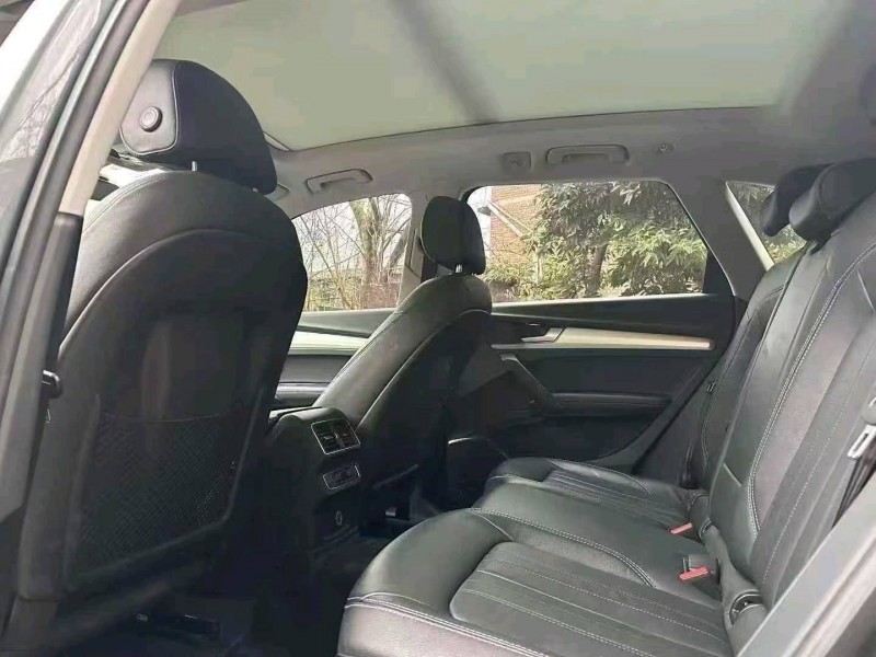 重慶20年奧迪Q57