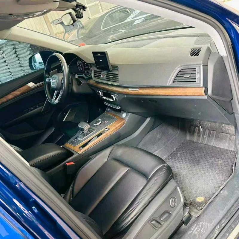 青島19年奧迪Q56