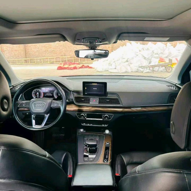 青島19年奧迪Q57