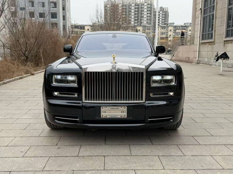 唐山17年劳斯莱斯幻影1