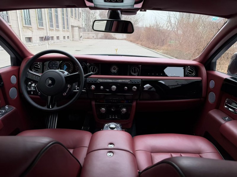 唐山17年劳斯莱斯幻影5