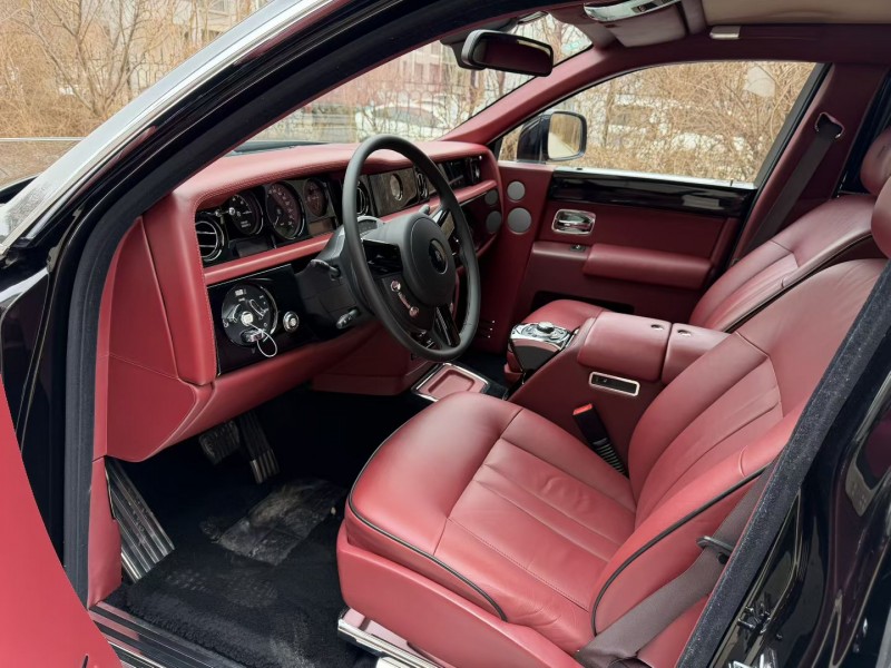 唐山17年劳斯莱斯幻影8