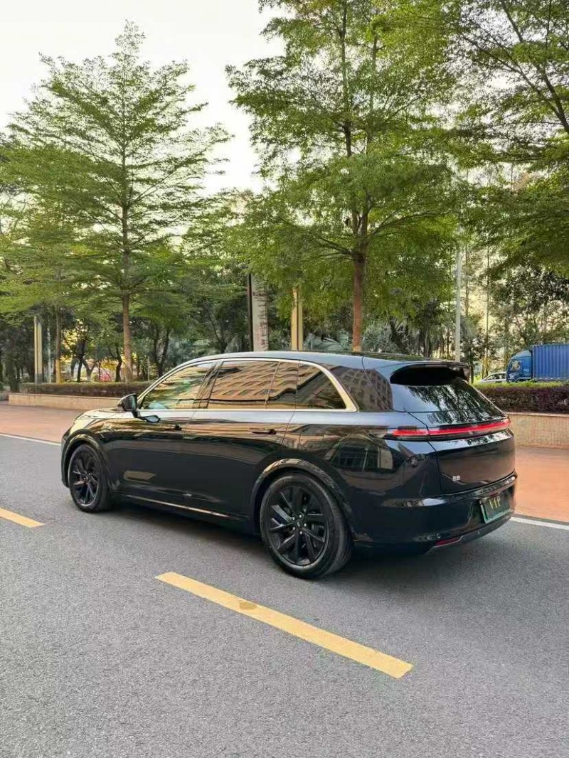 深圳23年理想L77