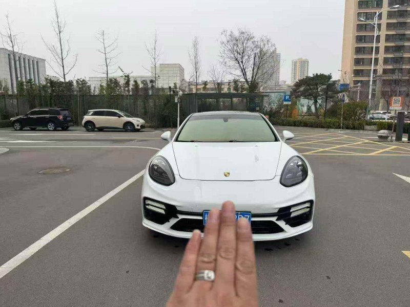 枣庄11年保时捷帕拉梅拉1