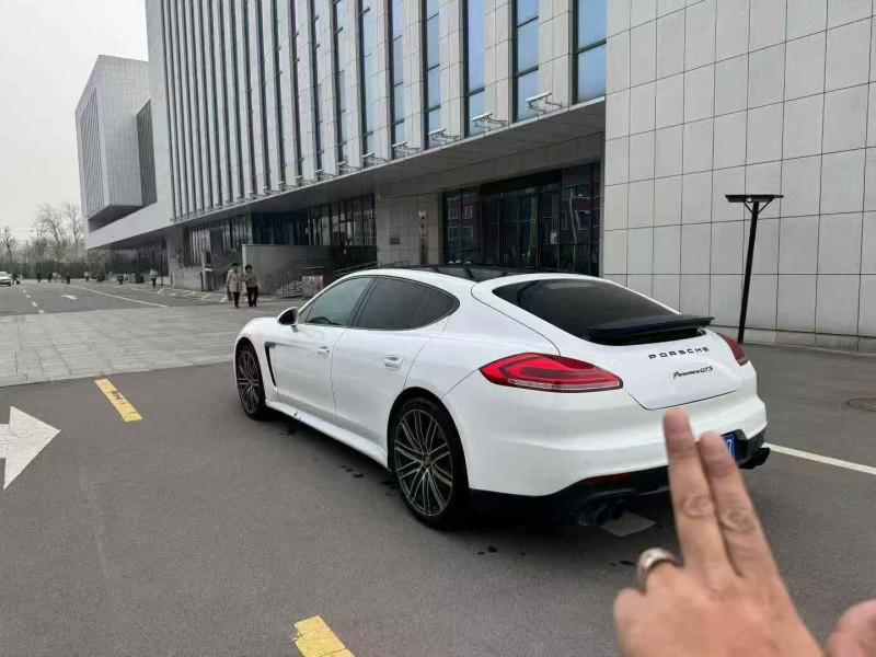 枣庄11年保时捷帕拉梅拉7