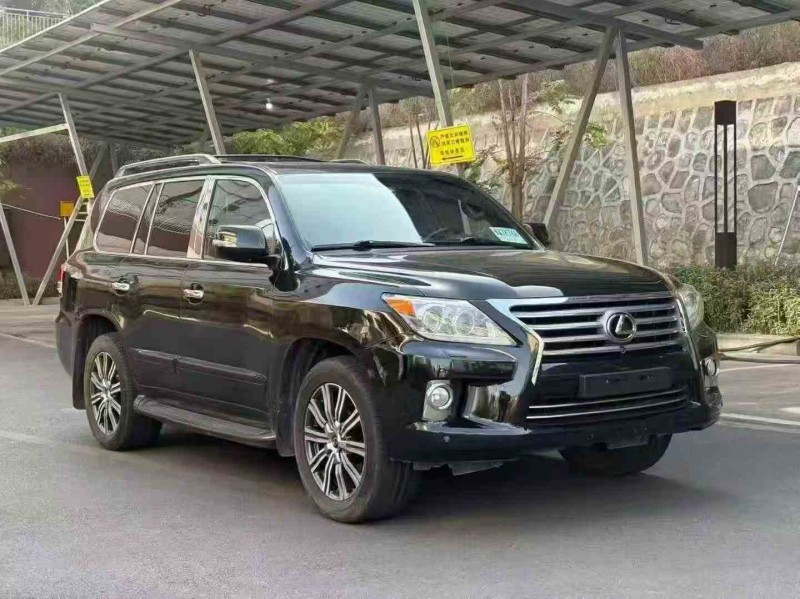 广元13年雷克萨斯LX2