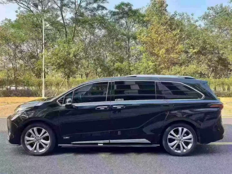 江门24年丰田塞纳8