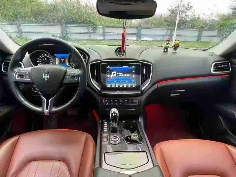 汕头16年玛莎拉蒂Ghibli2