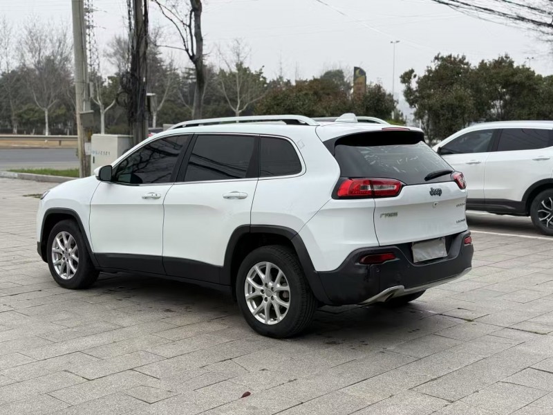 徐州18年Jeep自由光8