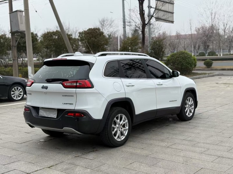 徐州18年Jeep自由光9