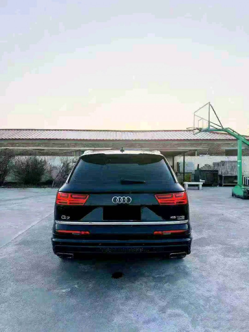 天津18年奧迪Q73