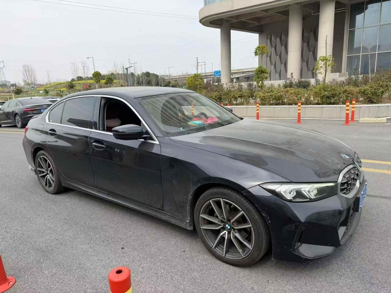 吉安23年宝马3系3