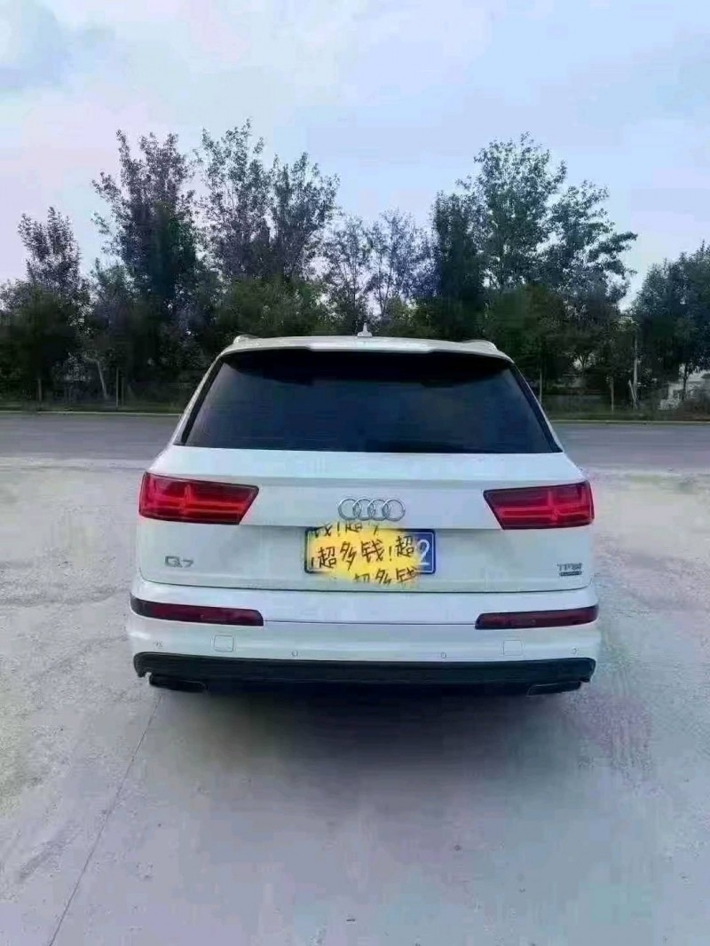 菏澤17年奧迪Q75