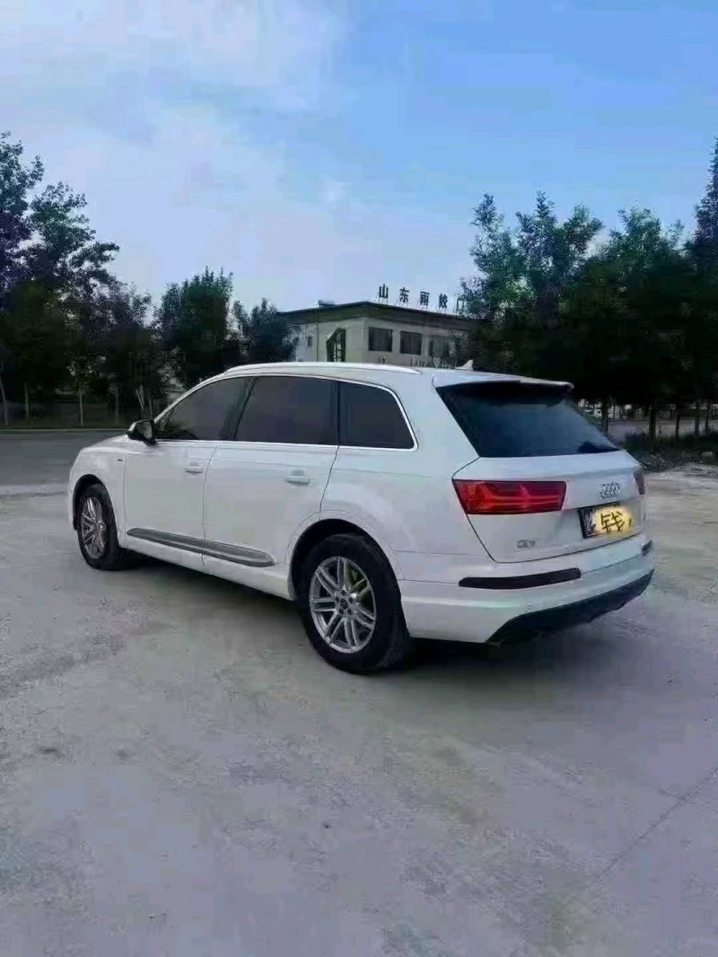 菏澤17年奧迪Q76