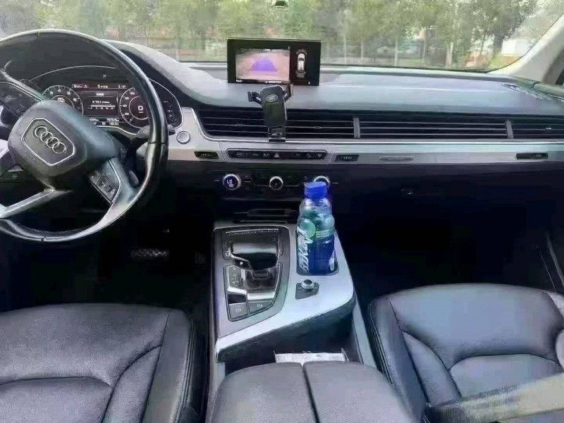 菏澤17年奧迪Q78