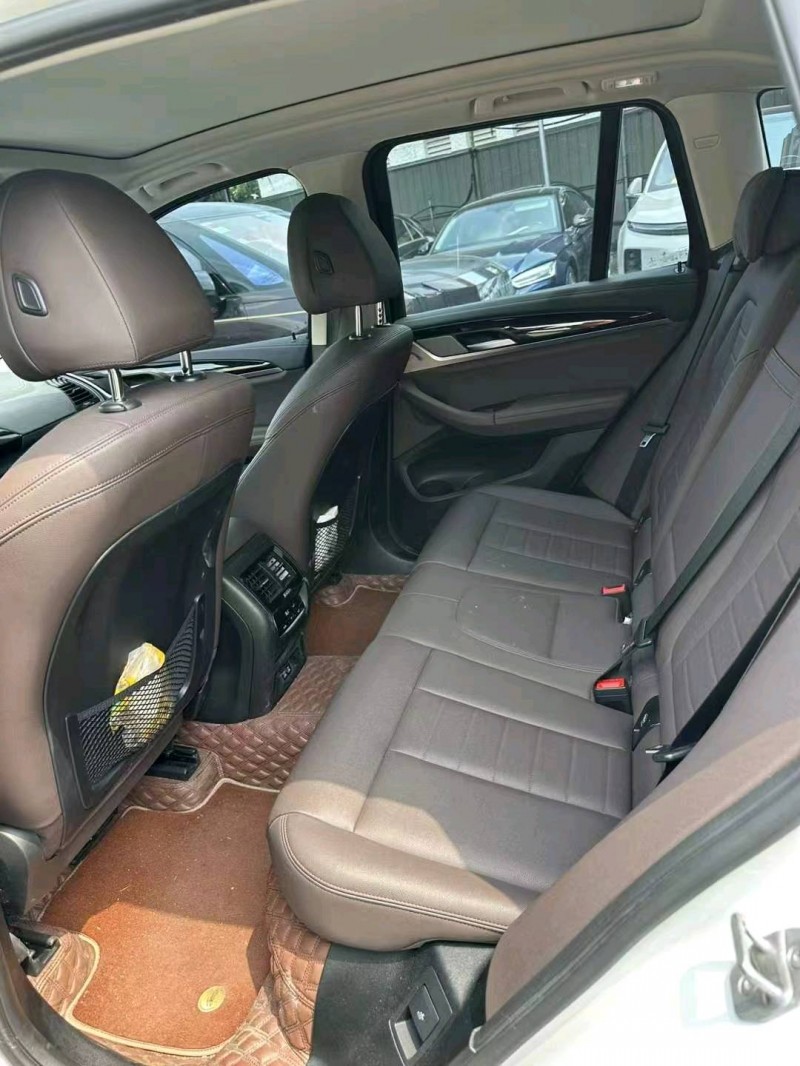 广州21年宝马X37