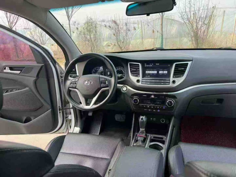 徐州17年现代途胜7