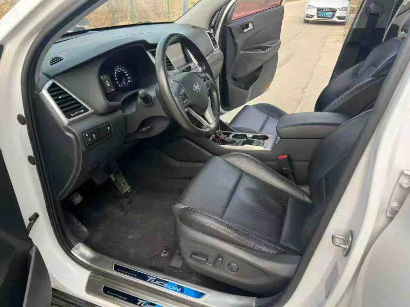 徐州17年现代途胜8