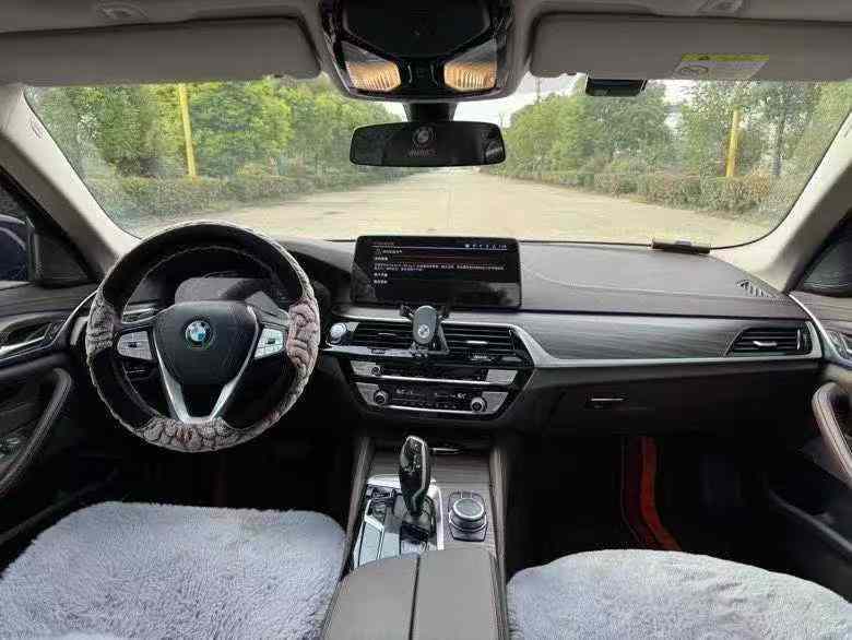 盐城22年宝马5系9