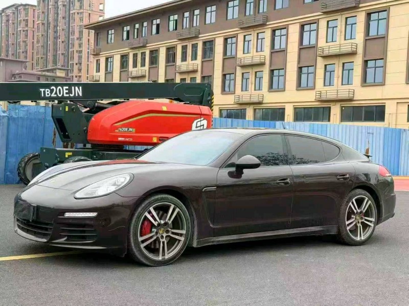 莆田16年保时捷帕拉梅拉3