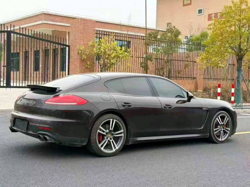莆田16年保时捷帕拉梅拉8
