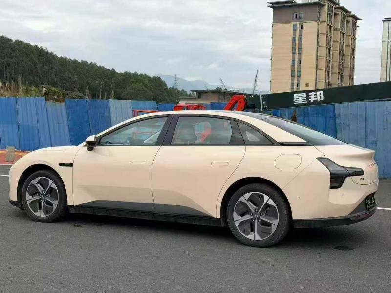 泉州25年小鹏汽车m037