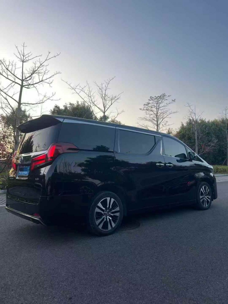 南平19年豐田埃爾法8