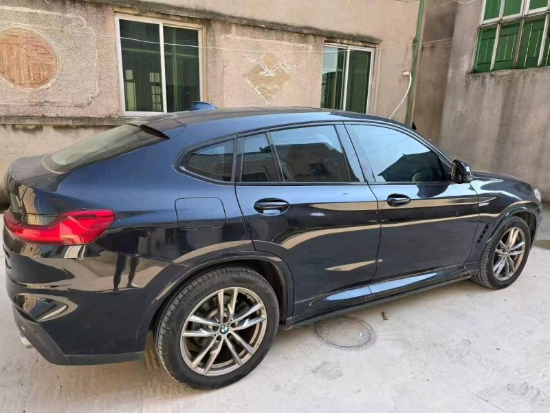 常州21年宝马X47