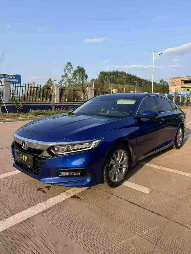 钦州19年本田雅阁3