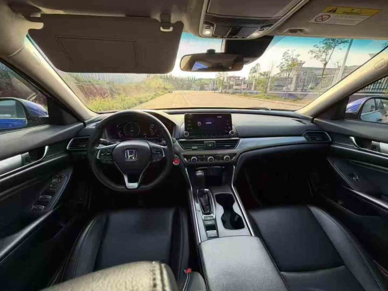 钦州19年本田雅阁6