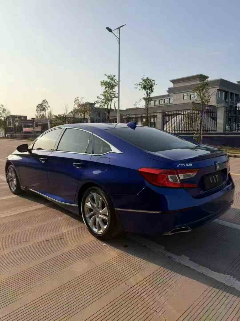 钦州19年本田雅阁7