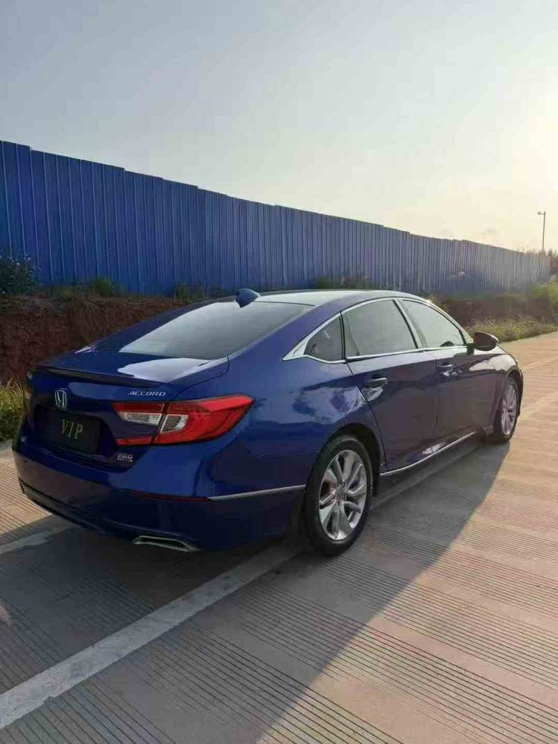 钦州19年本田雅阁8