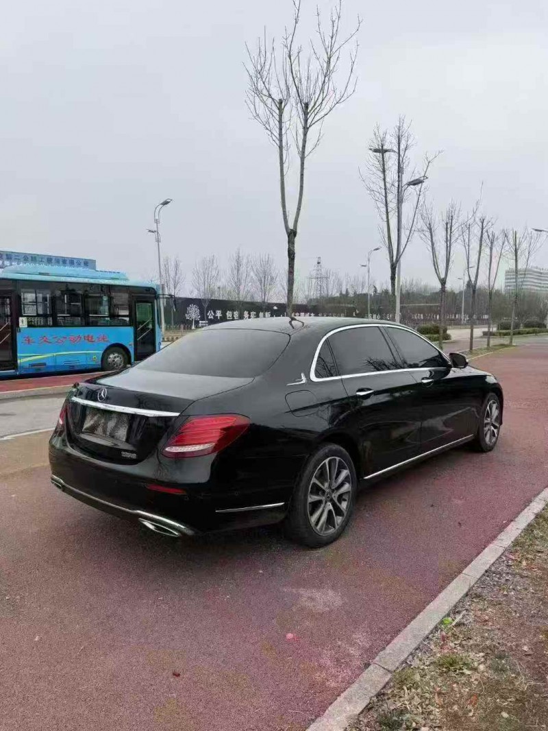 淄博18年奔驰E8