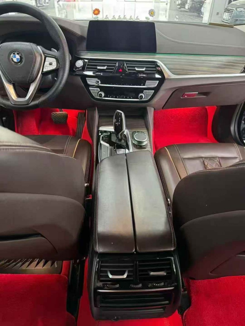 十堰20年宝马5系8